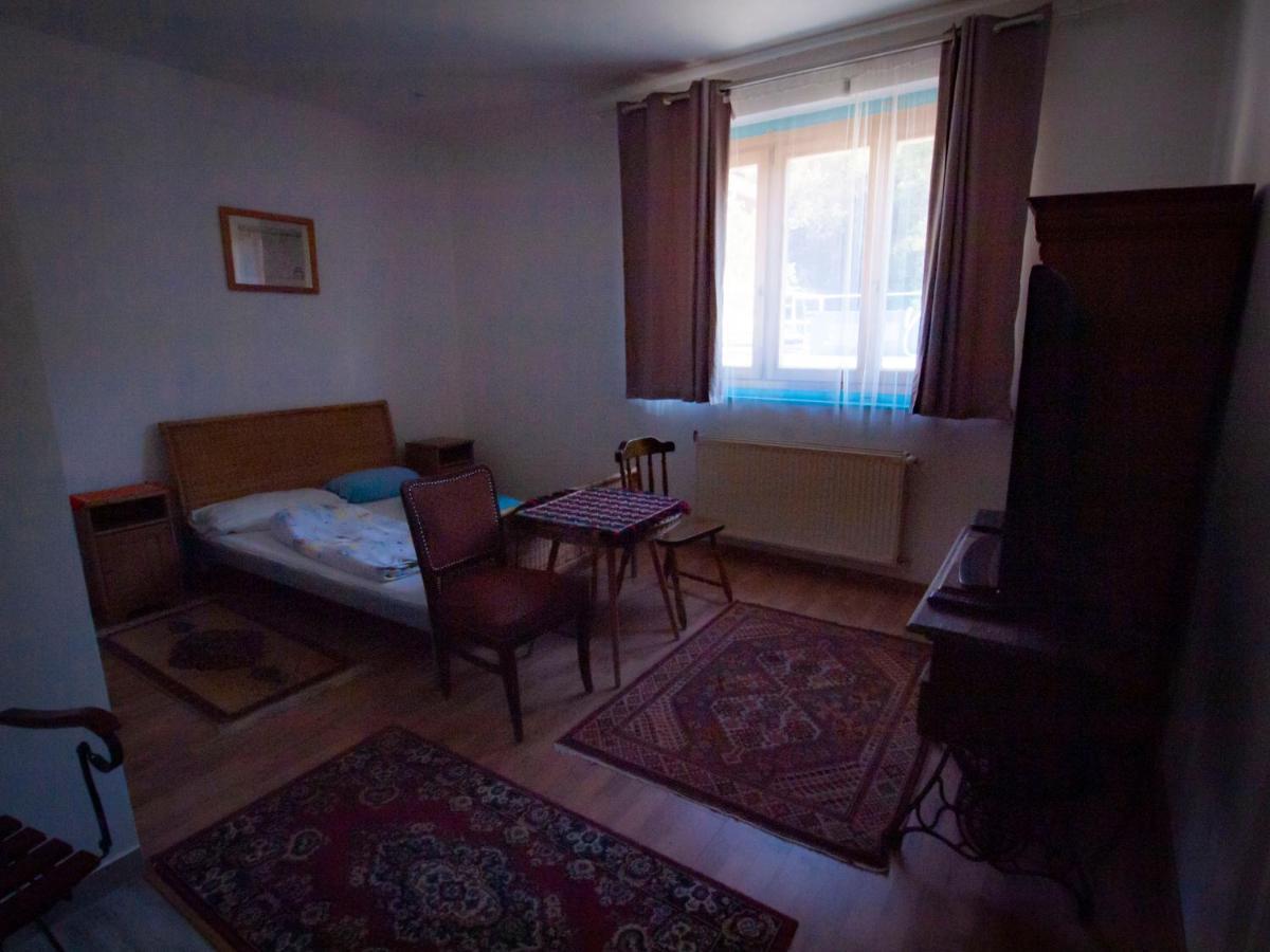 Makvirag Apartmanok Зебегень Экстерьер фото